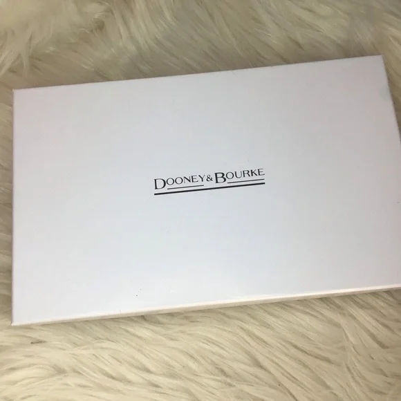 Dooney Florentine leather large wallet zip around - Picture 14 of 14